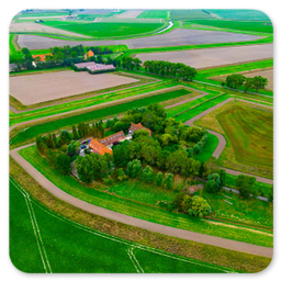Luchtfoto vierkantshoeve Rampskapelle